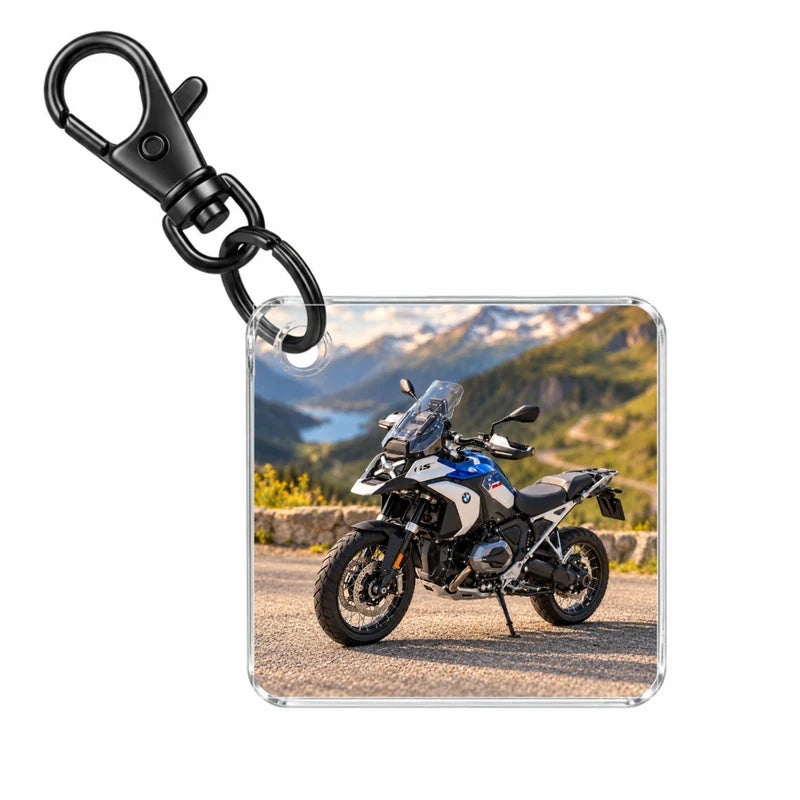 Quadratischer RoboTap mit Eckbohrung, schwarzem Karabiner und vollständig blickdichtem Motorradmotiv